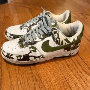 Nike Air Force 1 camo 6Y